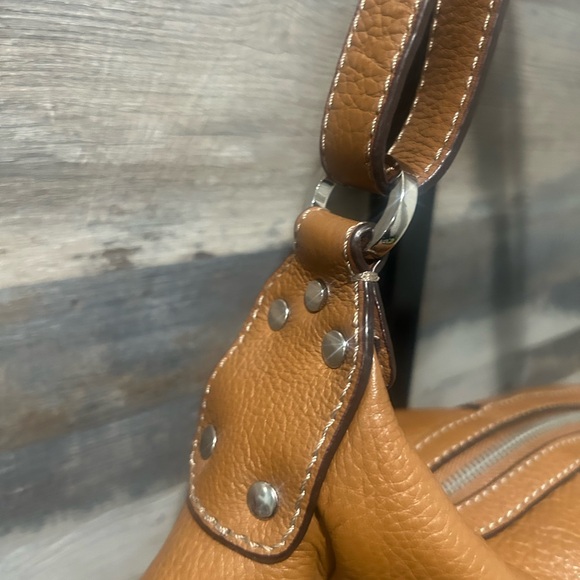 Elegant Tignanello Tan Leather Handbag - Picture 5 of 5